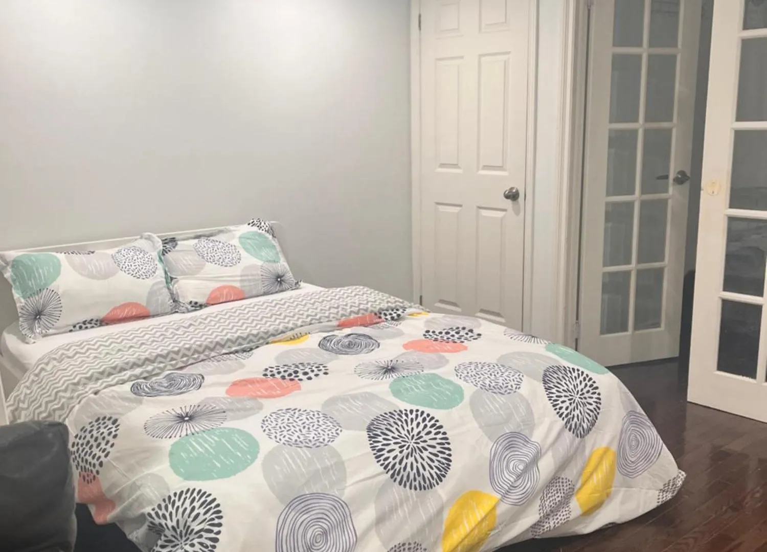 1St Floor Separate Entrance Bachelor-Studio Apartment Near Hamilton Airport, Mohawk College, St Josephs Hospital