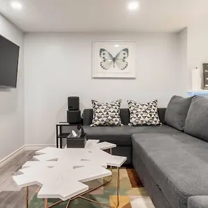  Apartment Cozy Nest Basement Unit