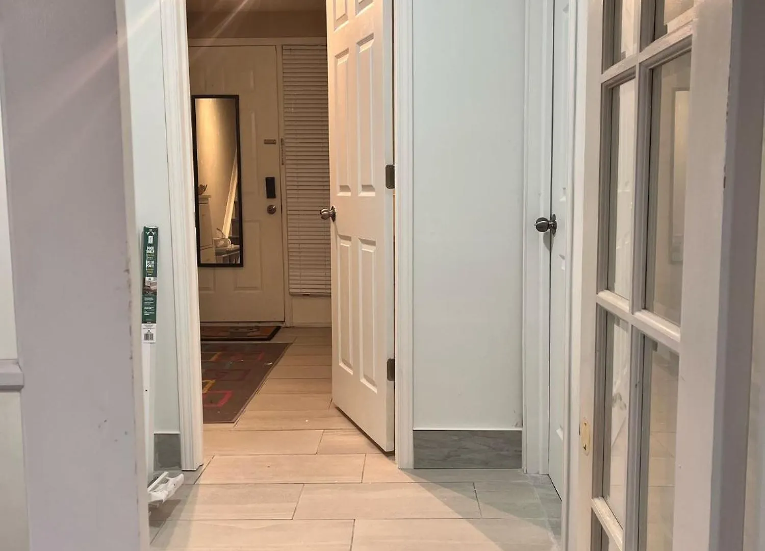 1St Floor Separate Entrance Bachelor-Studio Apartment Near Hamilton Airport, Mohawk College, St Josephs Hospital